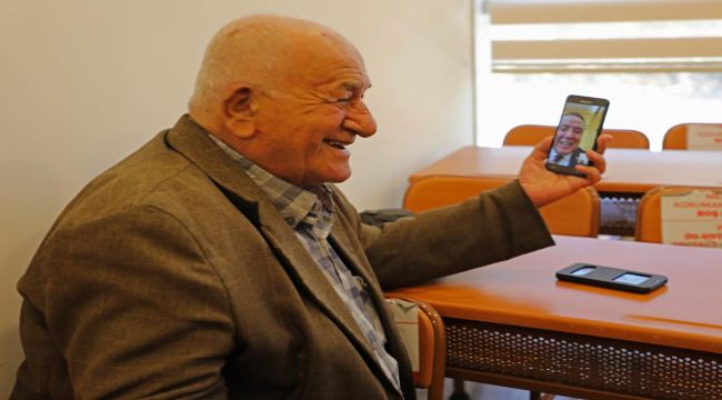 Büyükşehir'den Gündoğmuş'ta Akıllı Telefon Kursu
