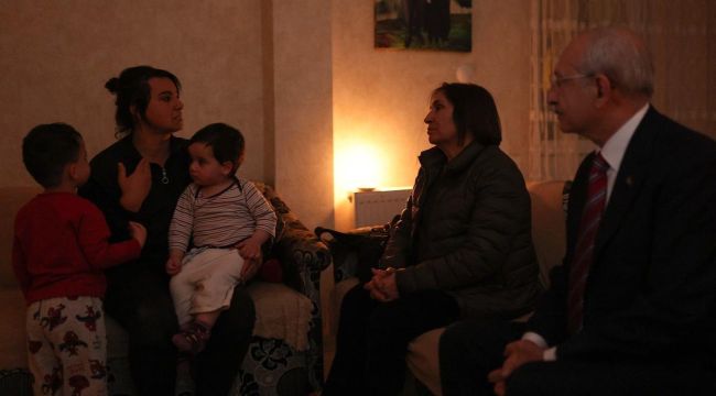 CHP Genel Başkanı Kemal Kılıçdaroğlu ve Eşi Sayın Selvi Kılıçdaroğlu, Elektriği Kesilen Demir Ailesini Ziyaret Etti