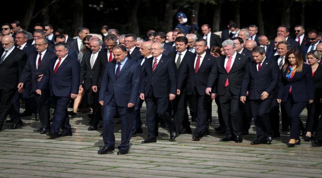 CHP Lideri Kılıçdaroğlu, Anıtkabir'deki Resmi Törene Katıldı
