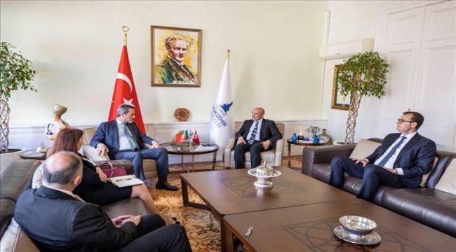 Başkan Soyer Portekiz Büyükelçisi'ni Terra Madre'ye davet etti