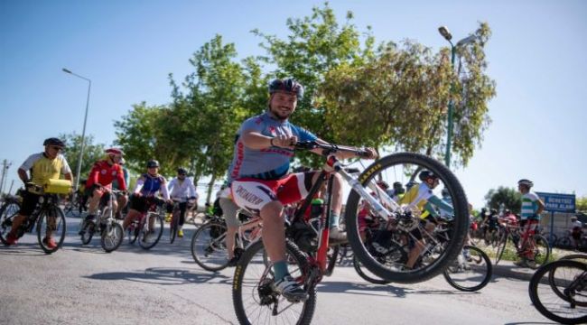 Mersin Büyükşehir'in 'Kleopatra Bisiklet Festivali' Büyük İlgi Gördü