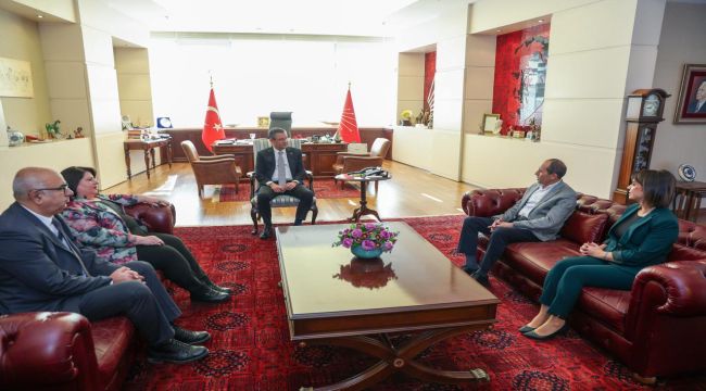 CHP Genel Başkanı Özgür Özel, KESK Eş Başkanları Bozgeyik ve Yeşil'i Kabul Etti