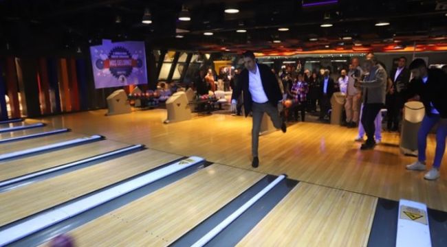 Kartal Belediyesi Bowling Turnuvası'nda Şampiyonlar Kupalarını Başkan Yüksel'in Elinden Aldı