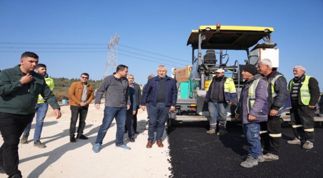 Ceyhan Sarımazı'da İstinat Duvarı Yapılıyor, 19 Km'lik Yol Yenileniyor