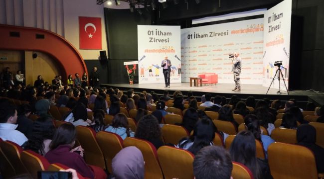 01 İlham Zirvesi, "Kentte 1 Gençlik Var" Sloganıyla Adana'da Gerçekleştirildi