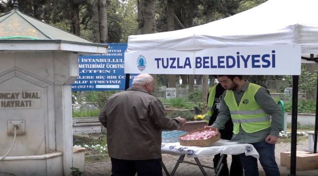 Ramazan Bayramı'nda Tuzla'daki Mezarlıklar da Unutulmadı