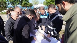Beylikdüzü Belediye Başkanı Mehmet Murat Çalık, Gürpınar Sahili'nde İncelemelerde Bulundu